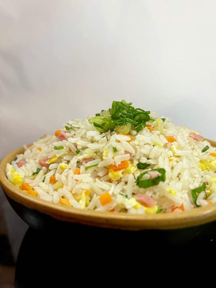 Servimos : Yakimeshi | Sushi Guarulhos